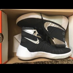 Women’s Nike Hyperdunk 2015 TB